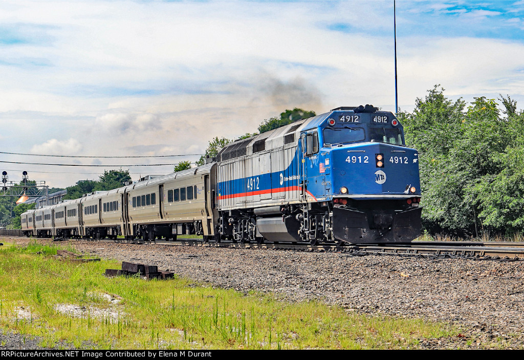 MNCR 4912 on train 45